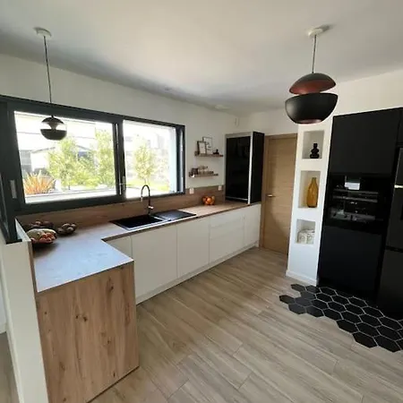 Villa Moderne - Jo 2024 *
