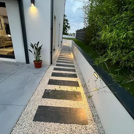 Villa Moderne - Jo 2024 *