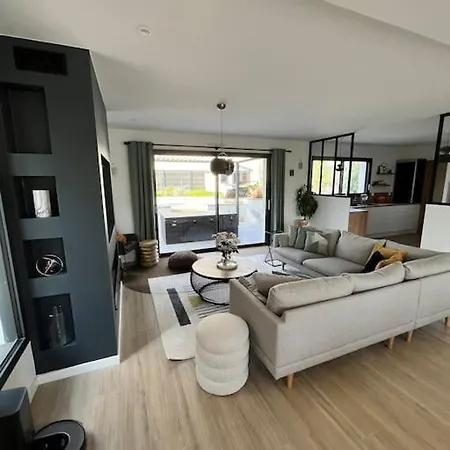 Villa Moderne - Jo 2024 *