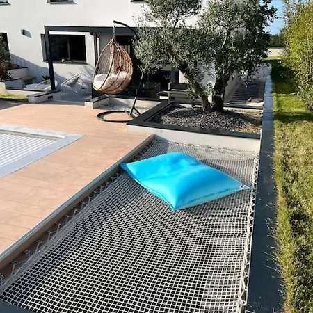 Villa Moderne - Jo 2024