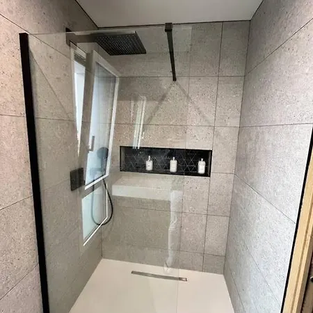 Villa Moderne - Jo 2024 *